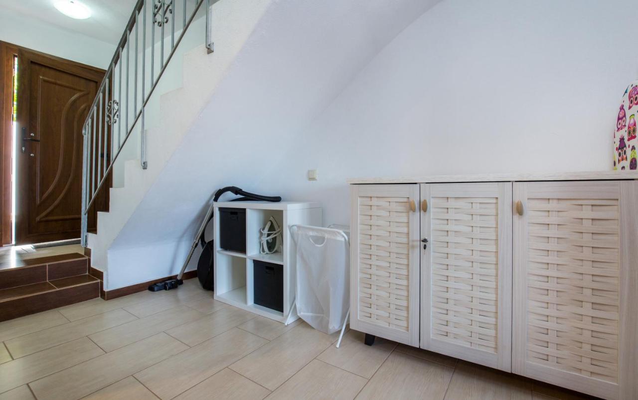 Villa Oliva Астрис Екстериор снимка